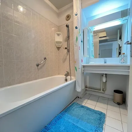 Spacieux Climatise 80m² Avec Piscine Et Vue A